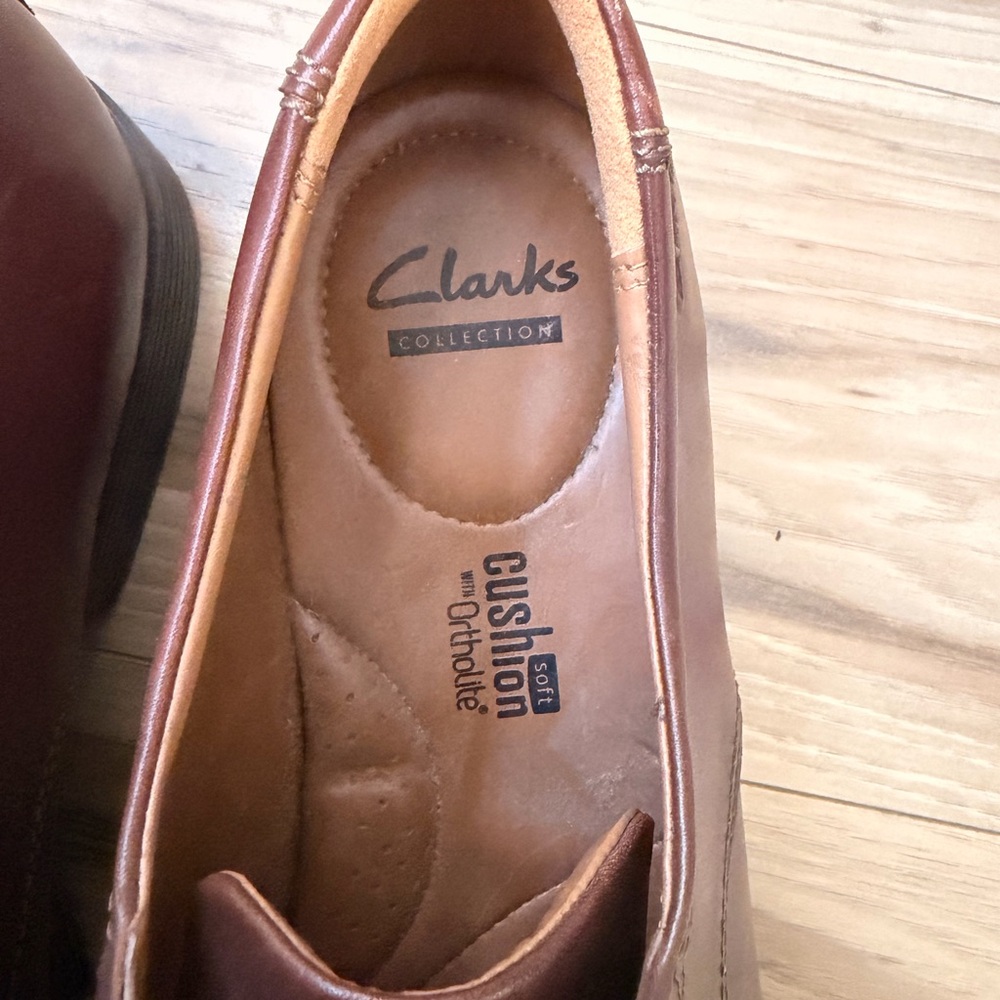 Clarks Men's Rich Brown Leather Oxfords - Picture 3 of 4